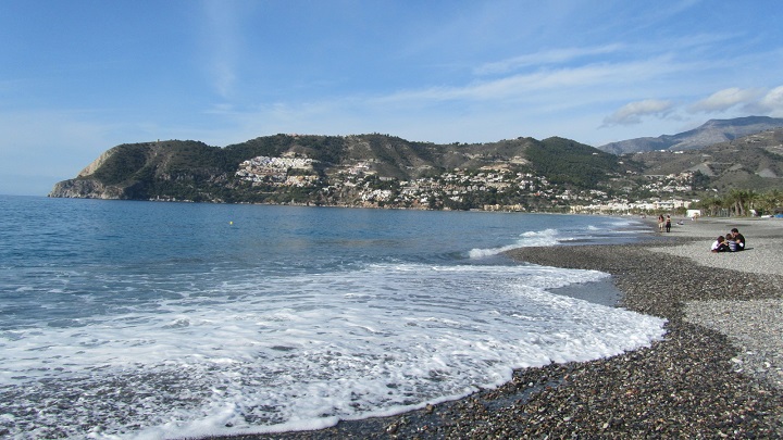 Playa-de-La-Herradura